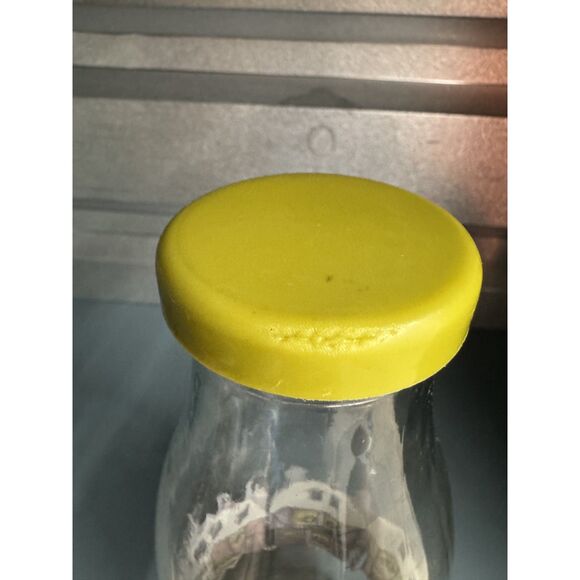 Vintage Cow Kitchen Lot – 4 Placemats, 2 Glass Milk Bottles, Large Jar w/ Lid - Picture 15 of 16